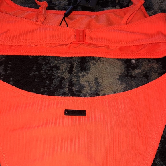 Stripe cheeky bottoms swimsuit set with bag. - Picture 8 of 8